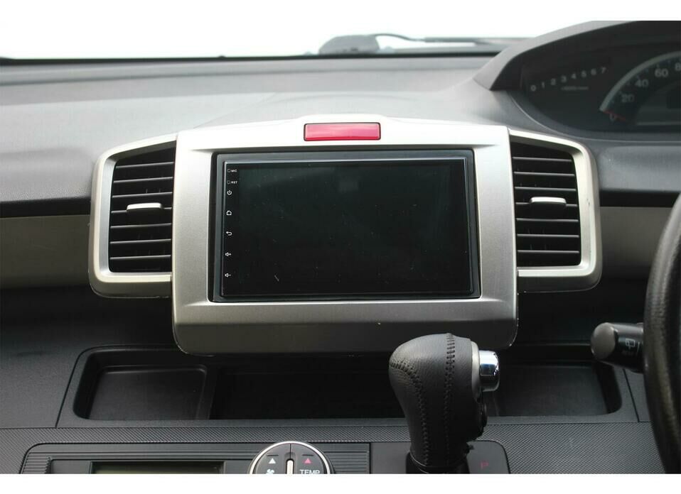 Honda Freed Spike 1.5 CVT (118 л.с.)