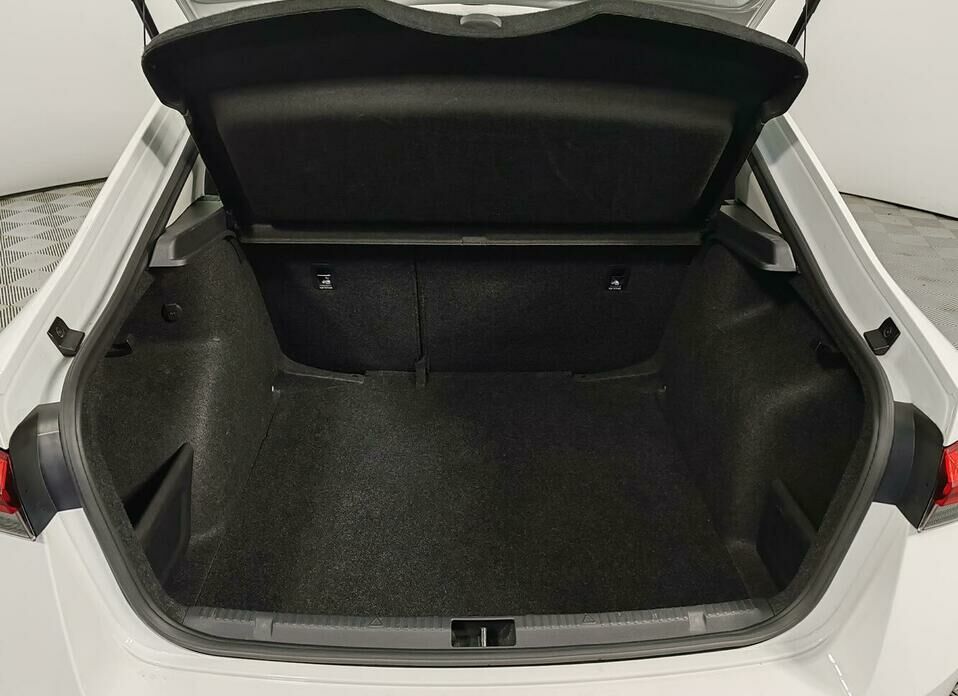 Skoda Rapid 1.6 AT (110 л.с.)