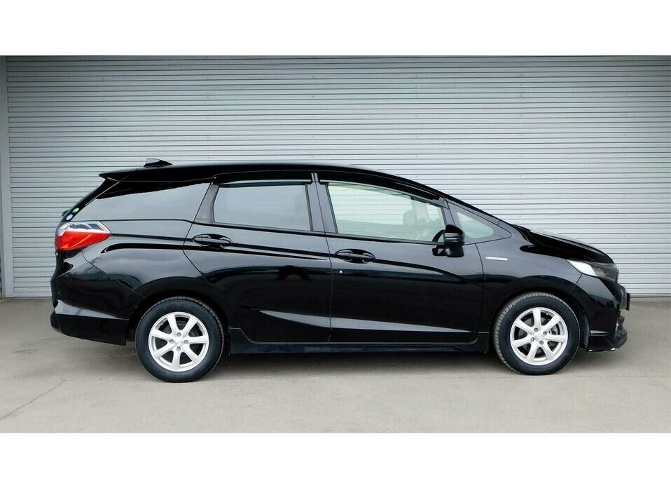 Honda Shuttle 1.5hyb AMT (110 л.с.)