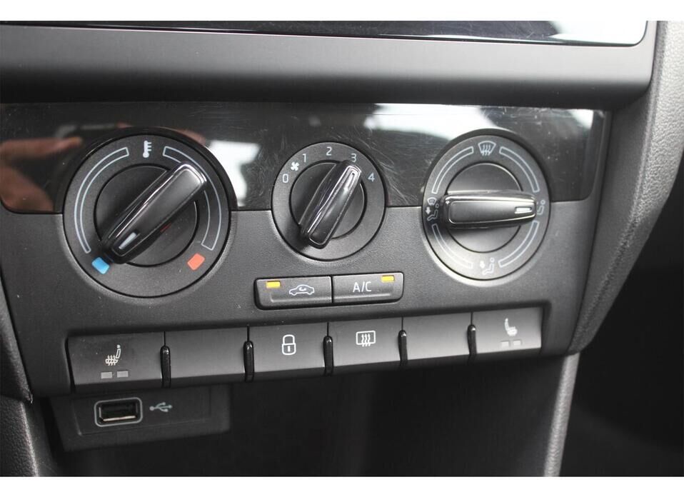 Skoda Rapid 1.6 AT (110 л.с.)
