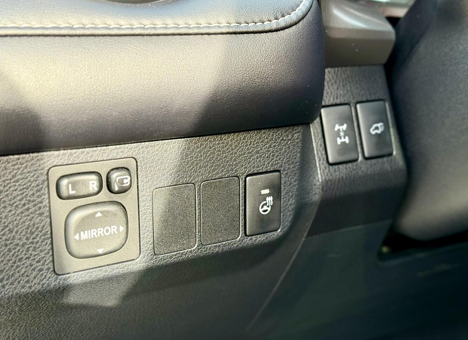 Toyota RAV4, IV (XA40) Рестайлинг 2.0 CVT (146 л.с.) 4WD