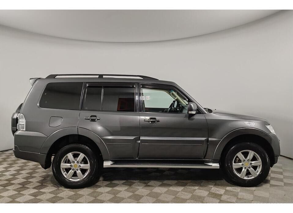 Mitsubishi Pajero, IV Рестайлинг 2 3.0 AT (174 л.с.) 4WD