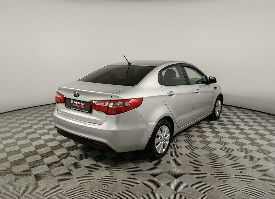 Kia Rio 5-speed 1.6 MT (123 л.с.)