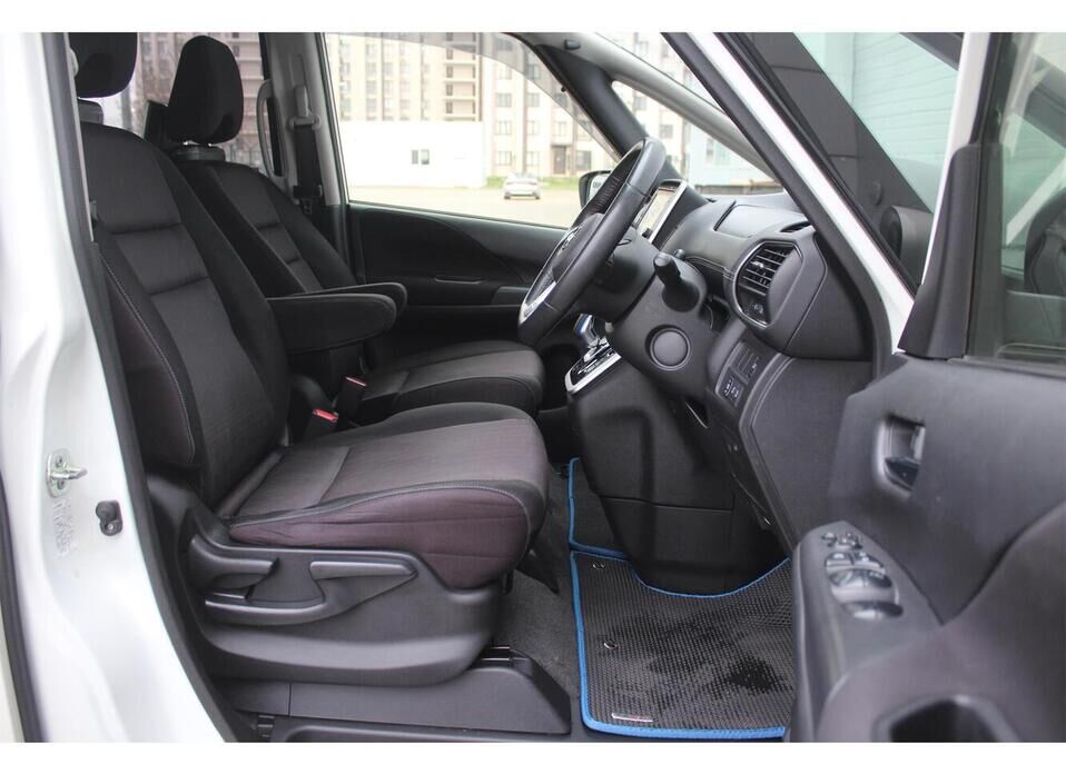 Nissan Serena, V (C27) 1.2hyb AT (136 л.с.)