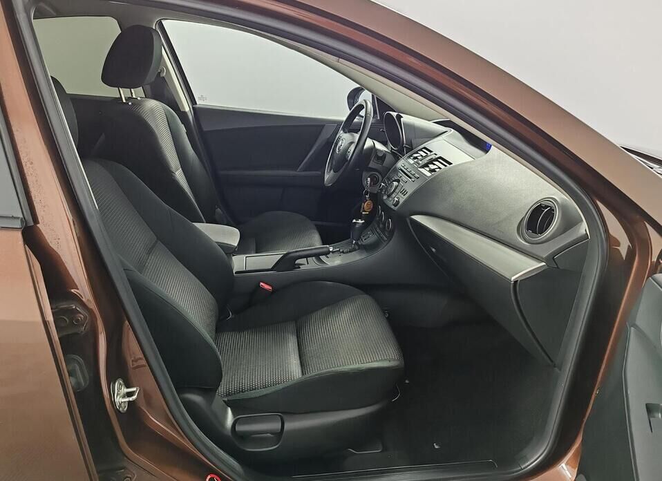 Mazda 3, II (BL) Рестайлинг 1.6 AT (105 л.с.)