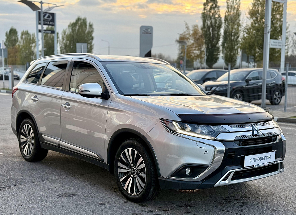 Mitsubishi Outlander, III Рестайлинг 3 2.4 CVT (167 л.с.) 4WD