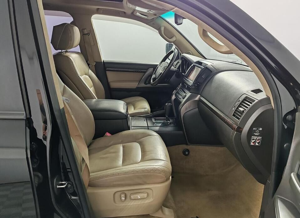 Toyota Land Cruiser, 200 Series 4.5d AT (235 л.с.) 4WD