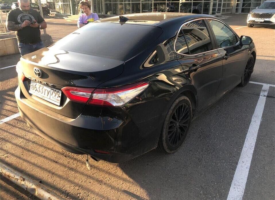 Toyota Camry 2.5 AT (181 л.с.)
