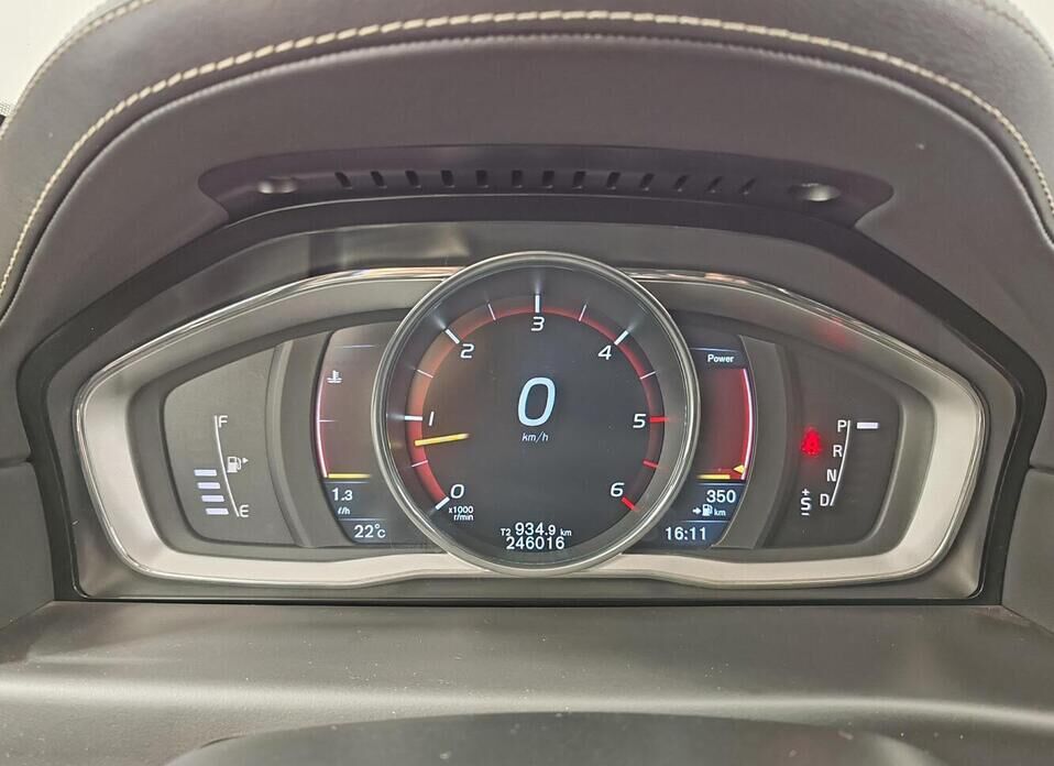 Volvo XC70, II Рестайлинг 2.4d AT (215 л.с.) 4WD