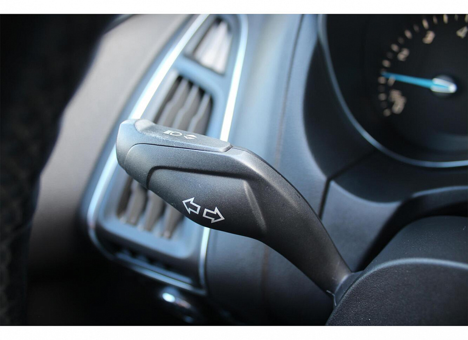 Ford Focus, III 1.6 AMT (125 л.с.)