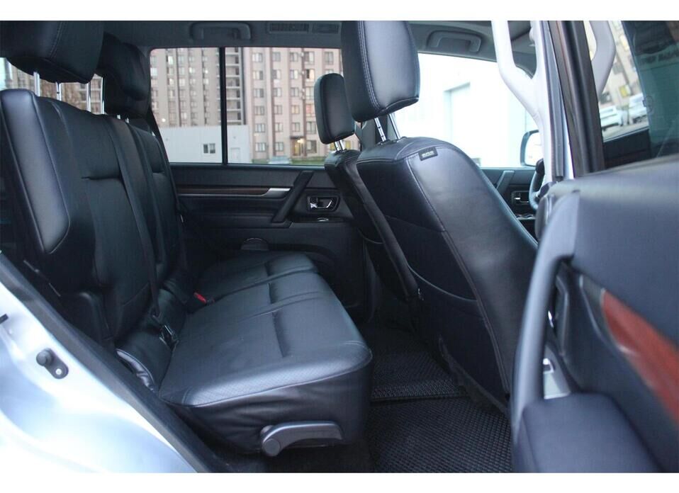 Mitsubishi Pajero, IV 3.0 AT (178 л.с.) 4WD