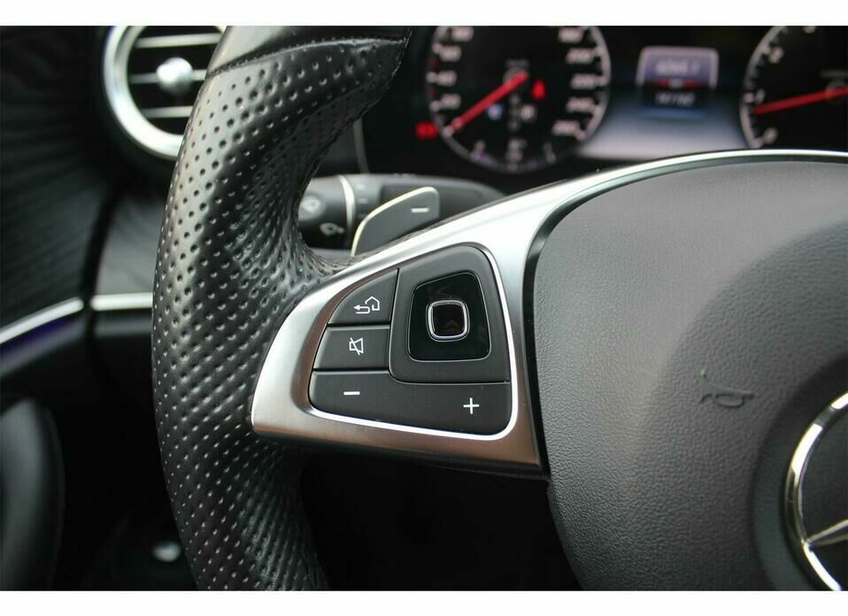 Mercedes-Benz E-Класс 200 2.0 AT (184 л.с.)