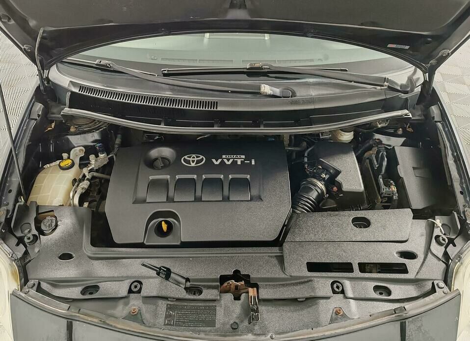 Toyota Auris 1.6 MT (124 л.с.)
