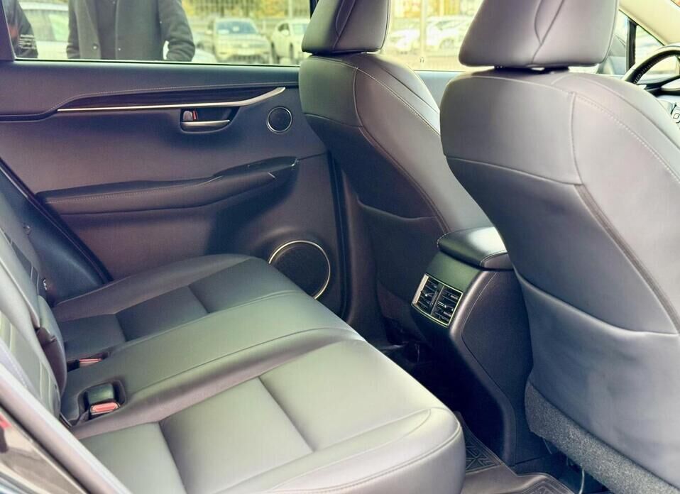 Lexus NX, I 200 2.0 CVT (150 л.с.) 4WD