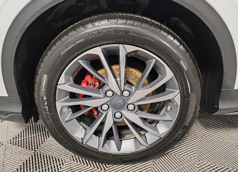 Geely Coolray, I 1.5 AMT (150 л.с.)