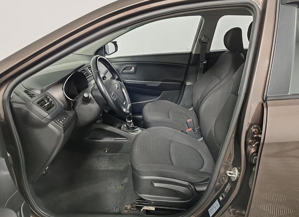 Kia Rio, III Рестайлинг 1.4 MT (107 л.с.)