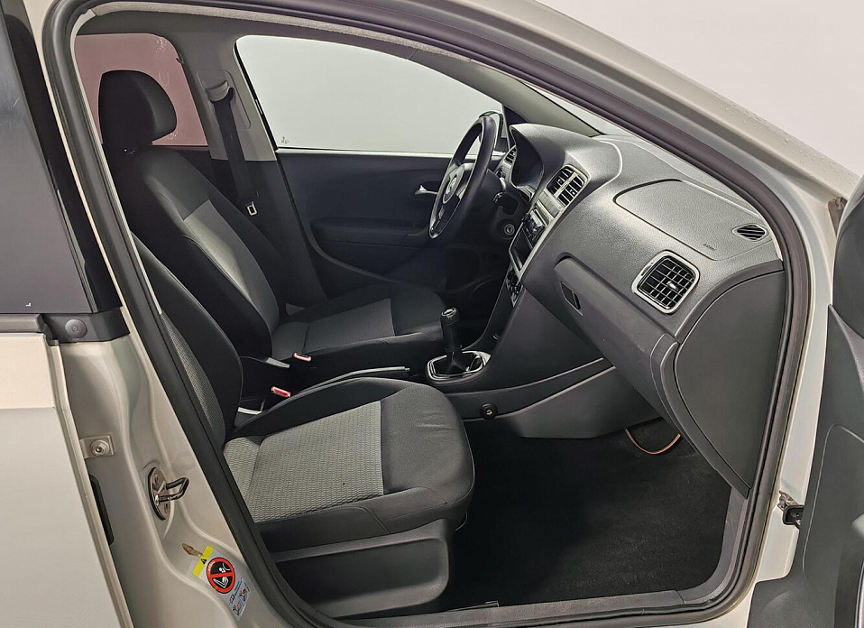 Volkswagen Polo, V 1.6 MT (105 л.с.)