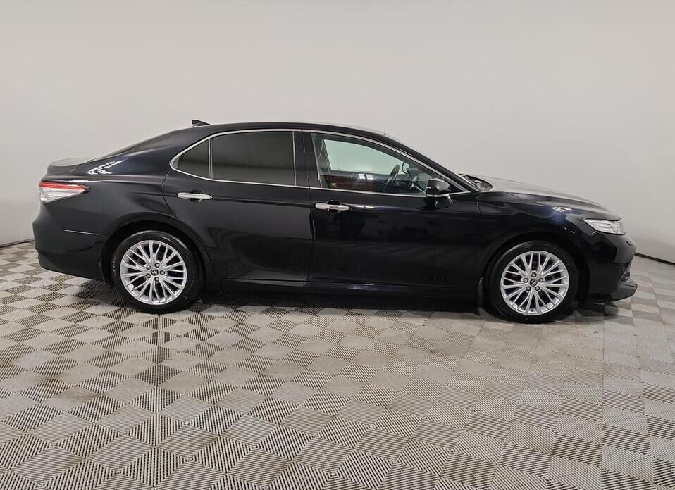 Toyota Camry, VIII (XV70) 2.5 AT (181 л.с.)