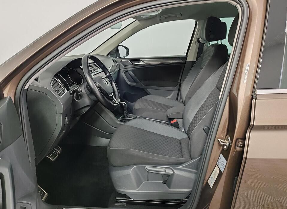 Volkswagen Tiguan 2.0d AMT (150 л.с.) 4WD