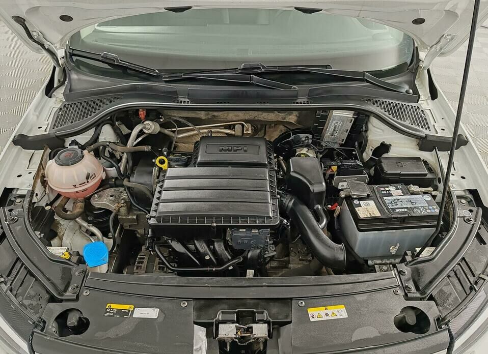 Volkswagen Polo 1.6 AT (110 л.с.)