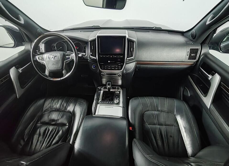 Toyota Land Cruiser, 200 Series Рестайлинг 2 4.5d AT (249 л.с.) 4WD