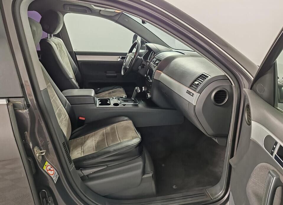Volkswagen Touareg, I Рестайлинг 2.5d AT (174 л.с.) 4WD
