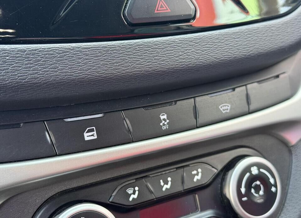 LADA (ВАЗ) Vesta, I Рестайлинг SW Cross 1.6 CVT (113 л.с.)