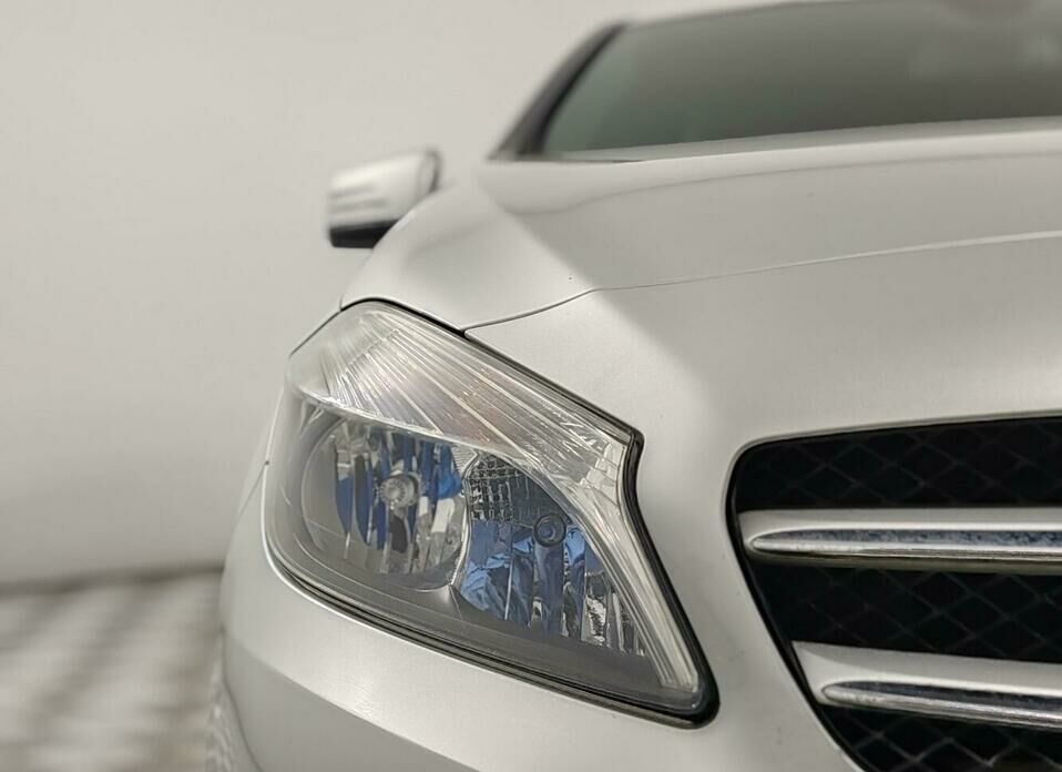 Mercedes-Benz A-Класс 180 1.6 AMT (122 л.с.)