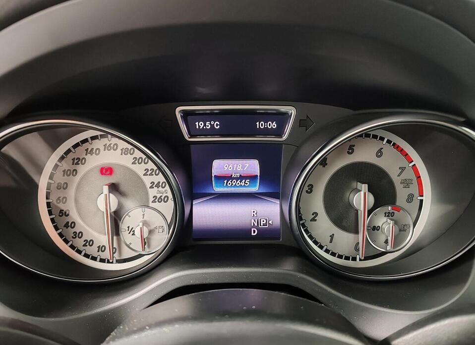 Mercedes-Benz CLA, I (C117, X117) 200 1.6 AMT (150 л.с.)
