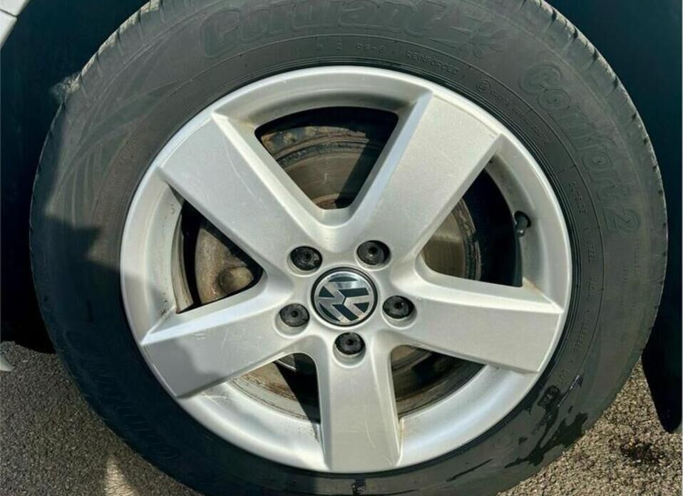 Volkswagen Jetta, VI 1.4 MT (122 л.с.)