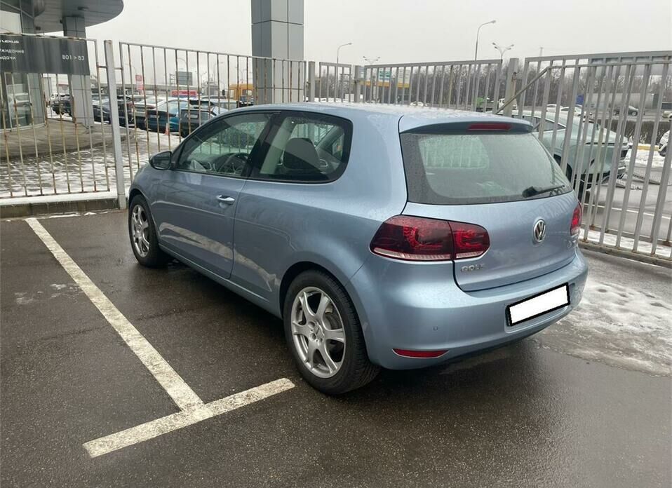 Volkswagen Golf 1.6 AMT (102 л.с.)