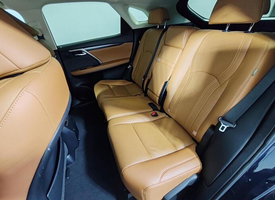 Lexus RX, IV Рестайлинг 300 2.0 AT (238 л.с.)