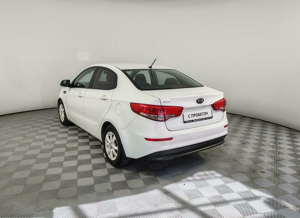 Kia Rio 1.6 AT (123 л.с.)