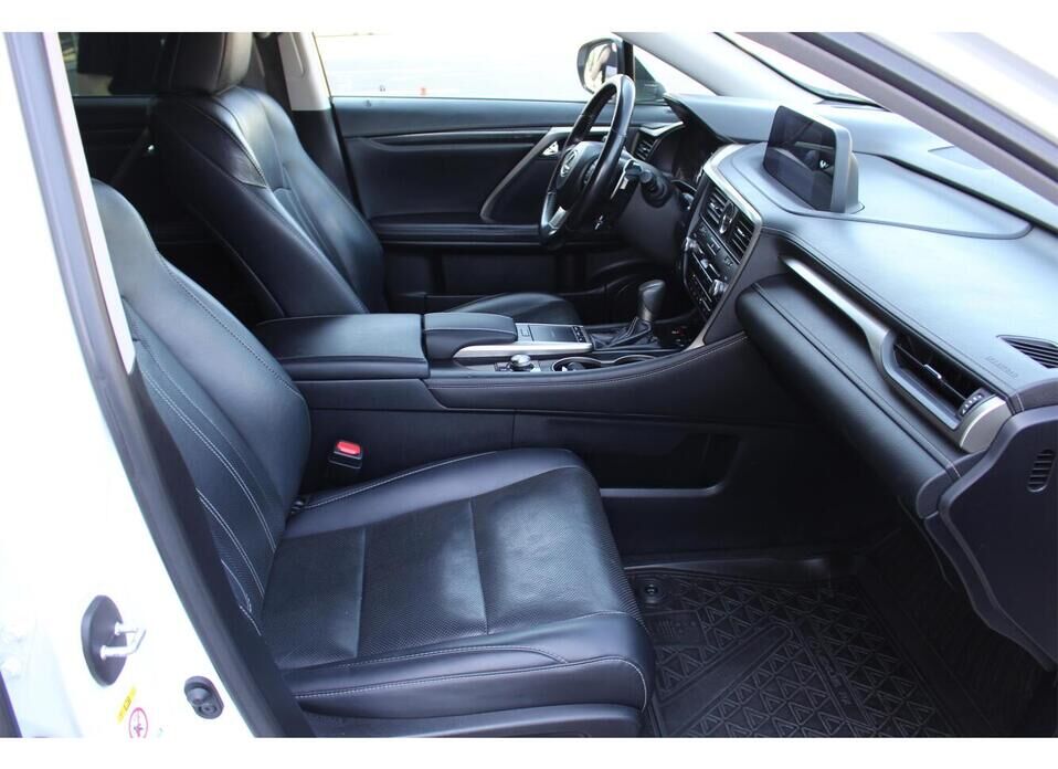 Lexus RX, IV Рестайлинг 300 2.0 AT (238 л.с.) 4WD