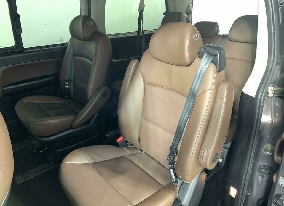Hyundai Grand Starex 2.5d AT (175 л.с.)