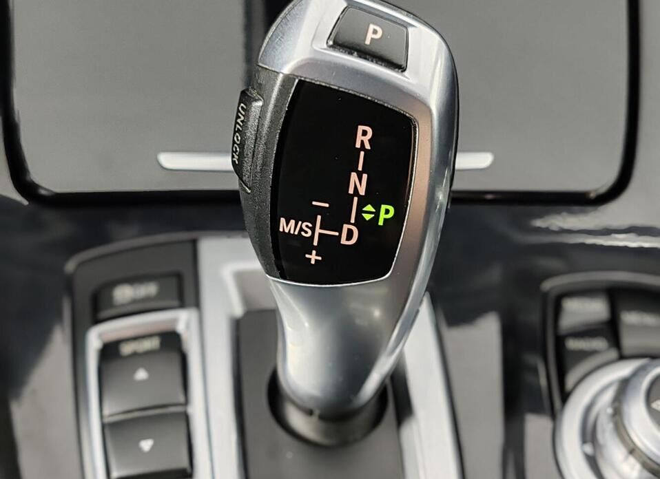 BMW 5 серии, VI (F10/F11/F07) Рестайлинг 520i 2.0 AT (184 л.с.)