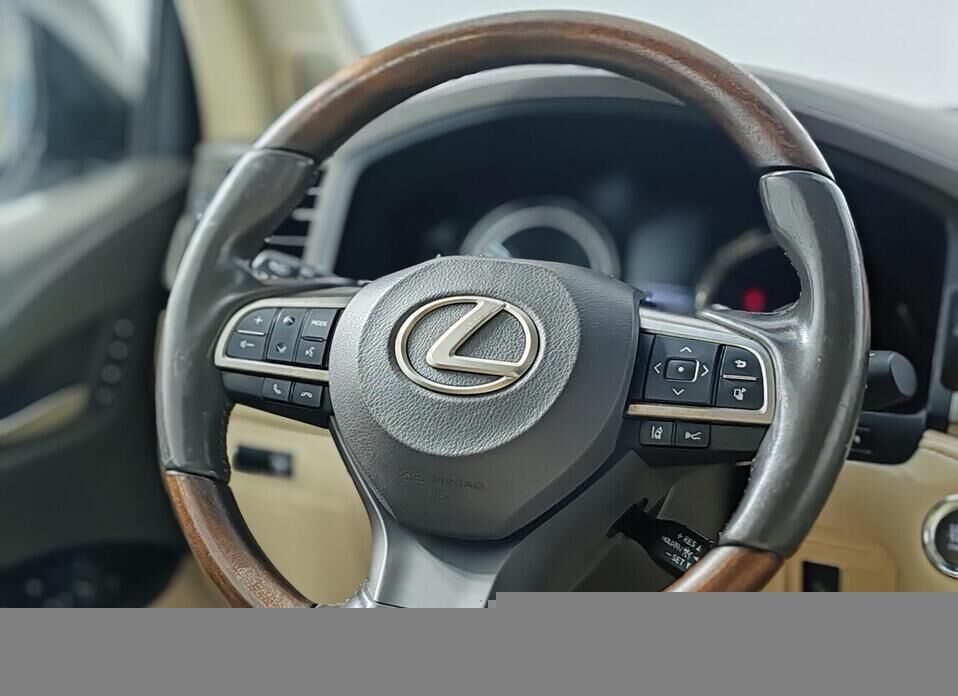 Lexus LX, III Рестайлинг 2 570 5.7 AT (367 л.с.) 4WD