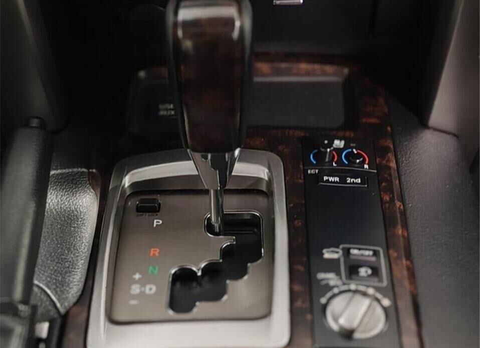 Toyota Land Cruiser, 200 Series Рестайлинг 1 4.5d AT (235 л.с.) 4WD