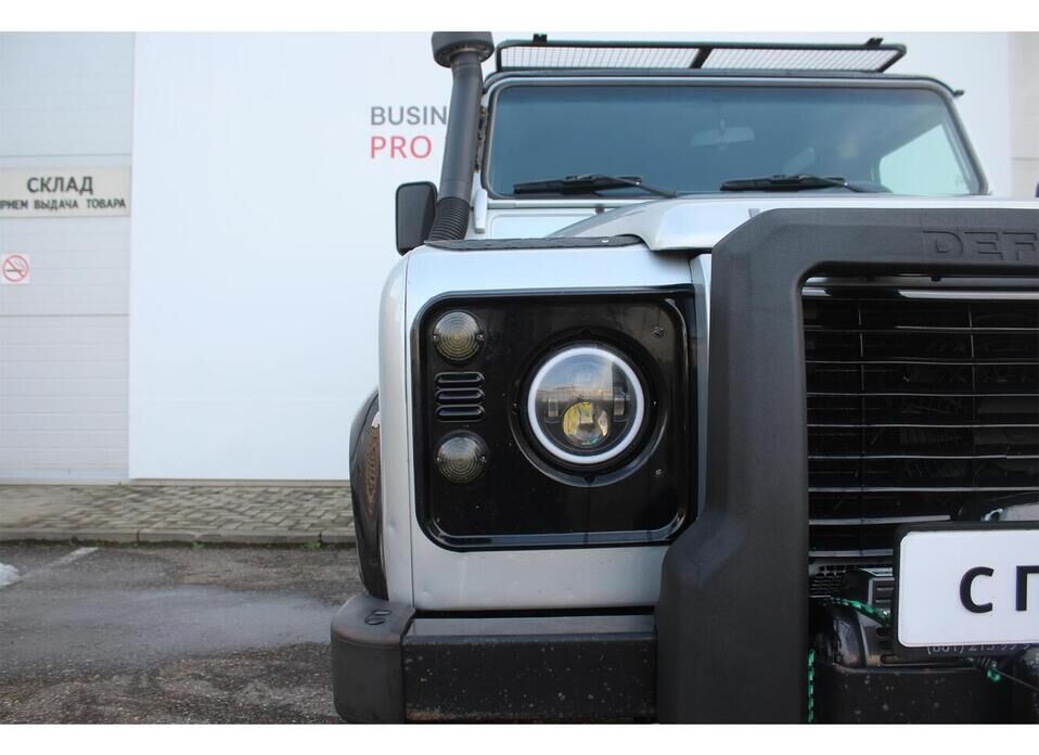 Land Rover Defender, I Рестайлинг 90 2.4d MT (122 л.с.) 4WD