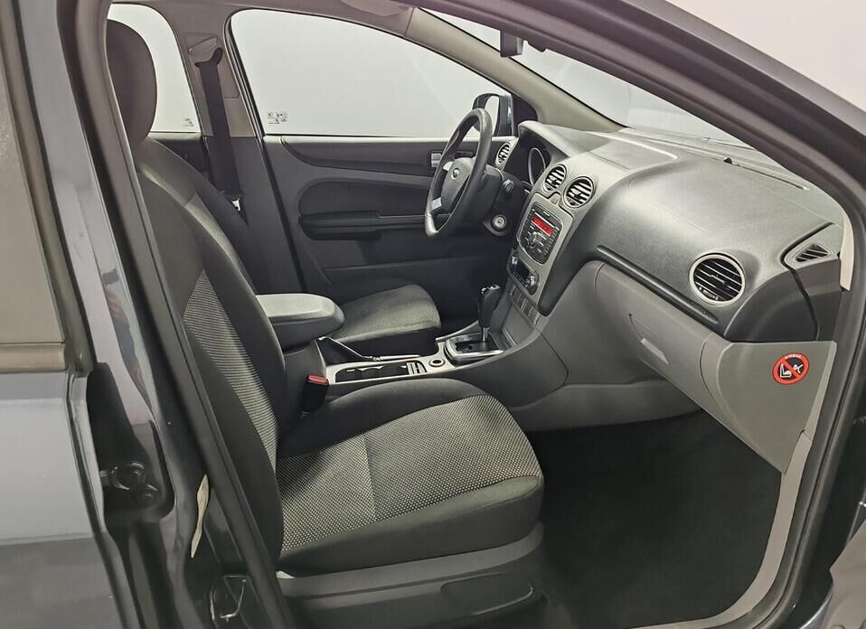 Ford Focus, II Рестайлинг 1.6 AT (100 л.с.)