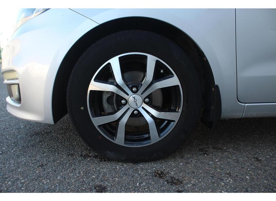 Kia Rio, III Рестайлинг 1.6 MT (123 л.с.)