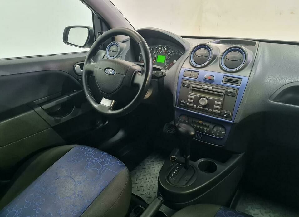 Ford Fiesta 1.6 AT (101 л.с.)