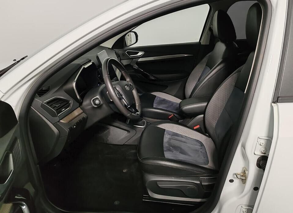 LADA (ВАЗ) Vesta, I Рестайлинг (NG) 1.6 MT (106 л.с.)