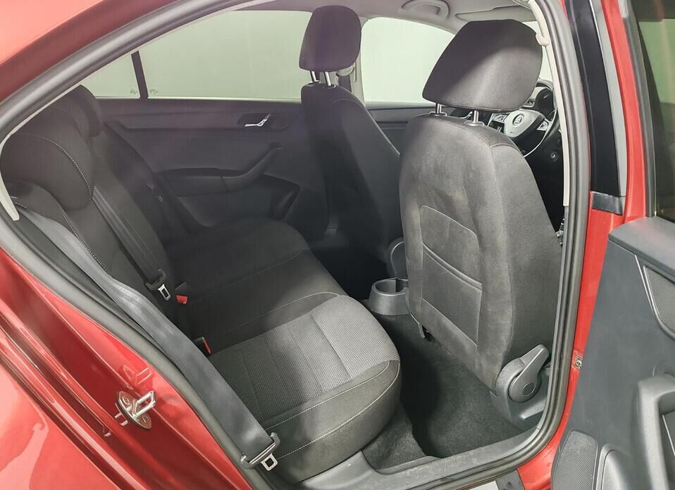 Skoda Rapid, I 1.6 AT (110 л.с.)