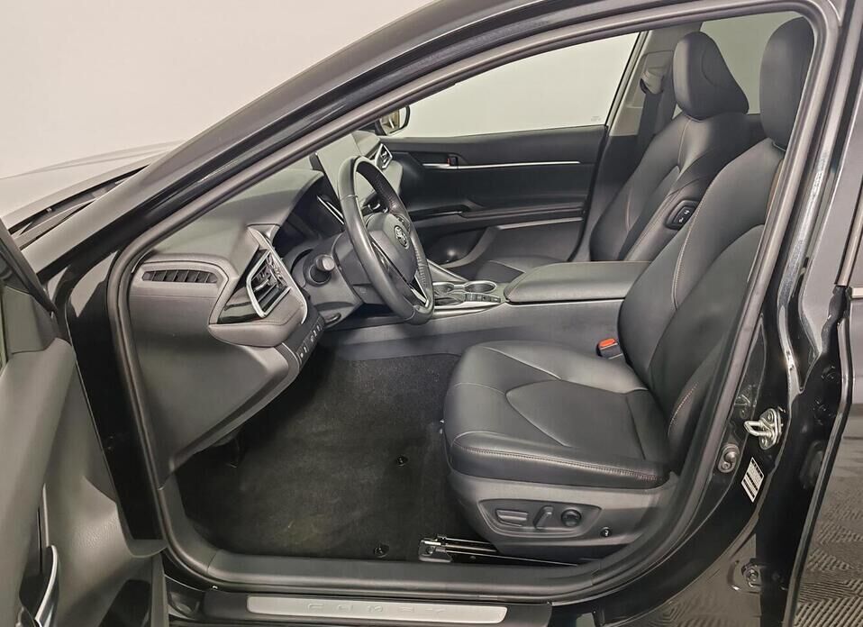 Toyota Camry, VIII (XV70) Рестайлинг 2.5 AT (206 л.с.)