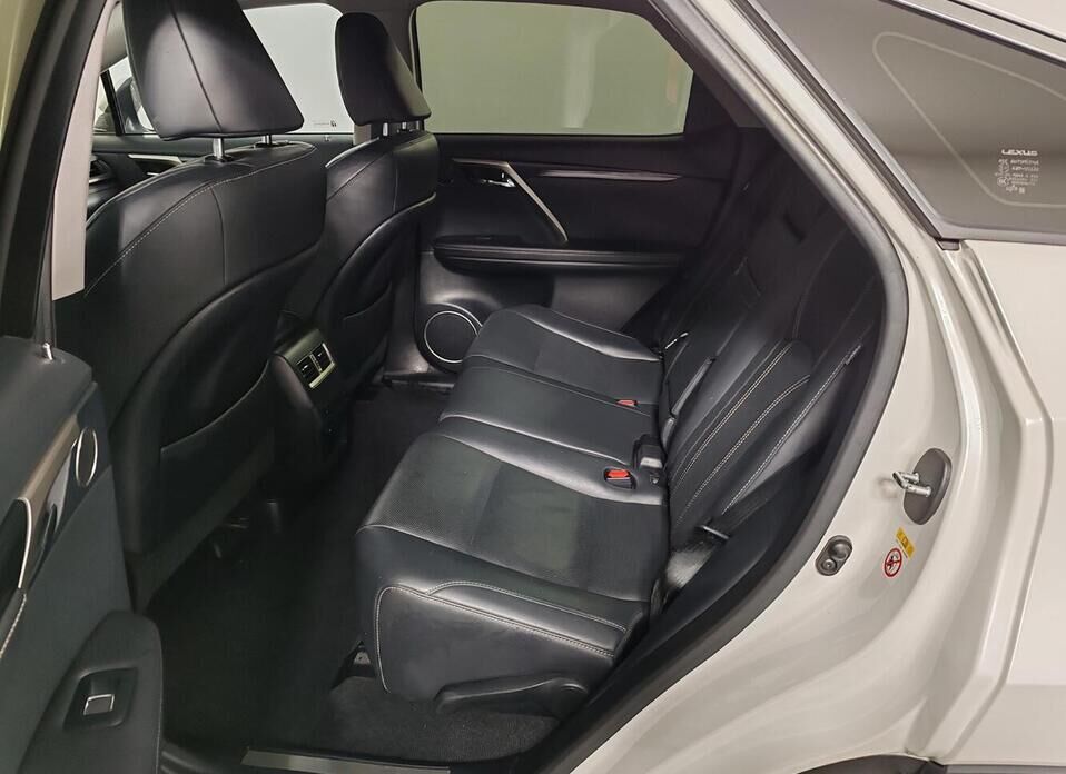 Lexus RX, IV 200t 2.0 AT (238 л.с.) 4WD