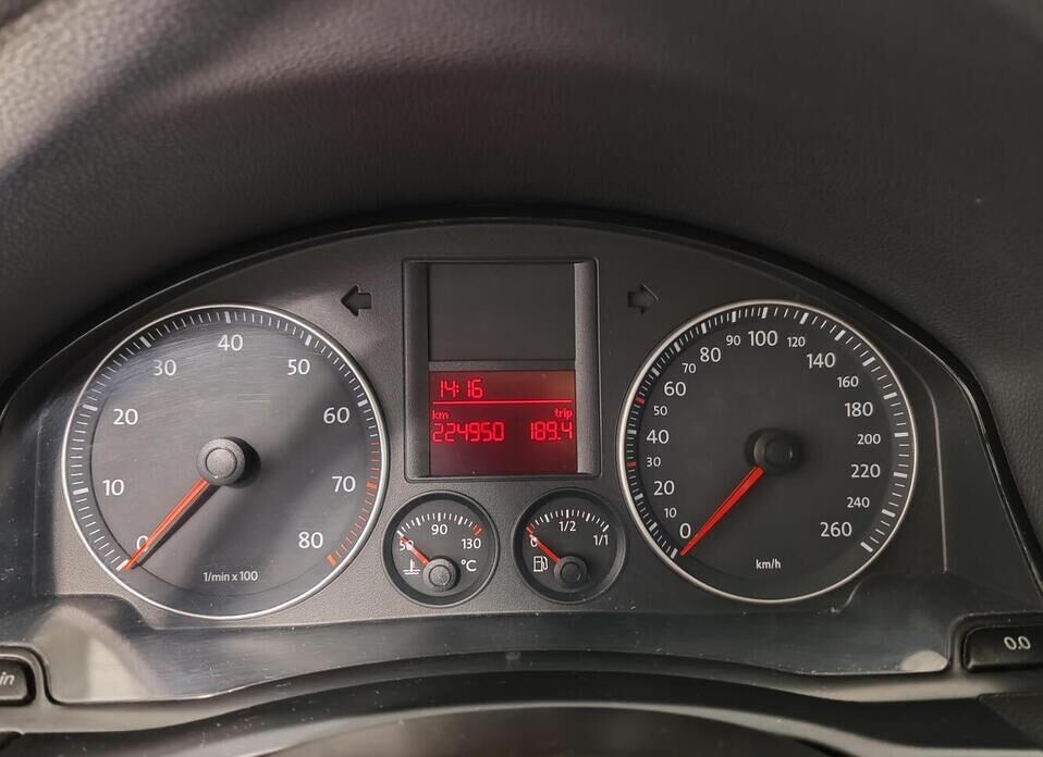 Volkswagen Golf, V 1.6 MT (102 л.с.)