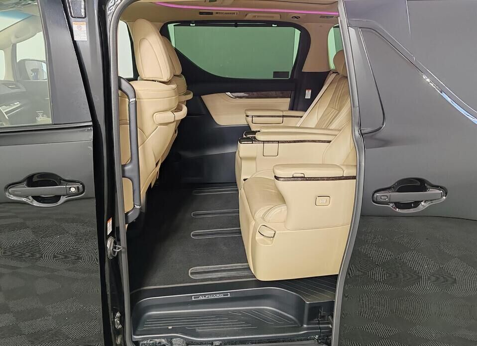 Toyota Alphard, III Рестайлинг 3.5 AT (300 л.с.)