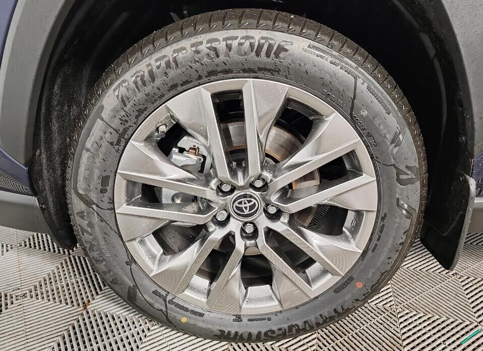 Toyota RAV4, V (XA50) 2.0 CVT (173 л.с.) 4WD