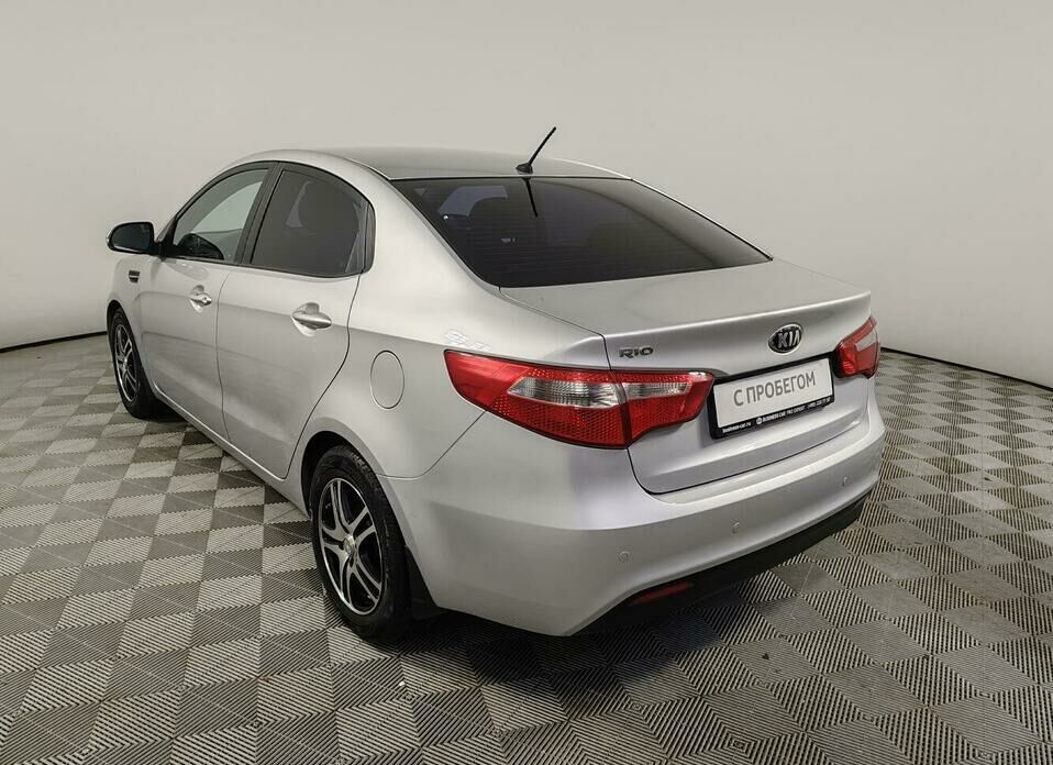 Kia Rio 4-speed 1.6 AT (123 л.с.)